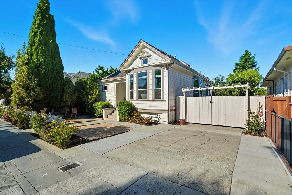 Detail Gallery Image 5 of 70 For 320 N Ellsworth Ave, San Mateo,  CA 94401 - 4 Beds | 3/1 Baths