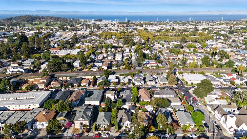 Detail Gallery Image 69 of 70 For 320 N Ellsworth Ave, San Mateo,  CA 94401 - 4 Beds | 3/1 Baths