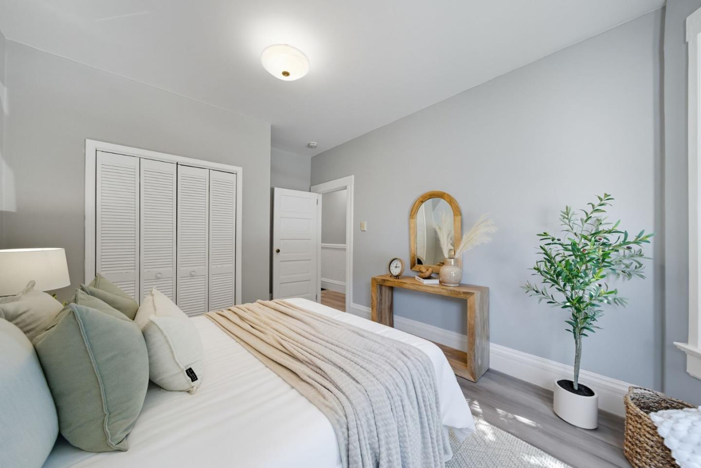 Detail Gallery Image 3 of 38 For 438 30th St, San Francisco,  CA 94131 - 2 Beds | 1 Baths