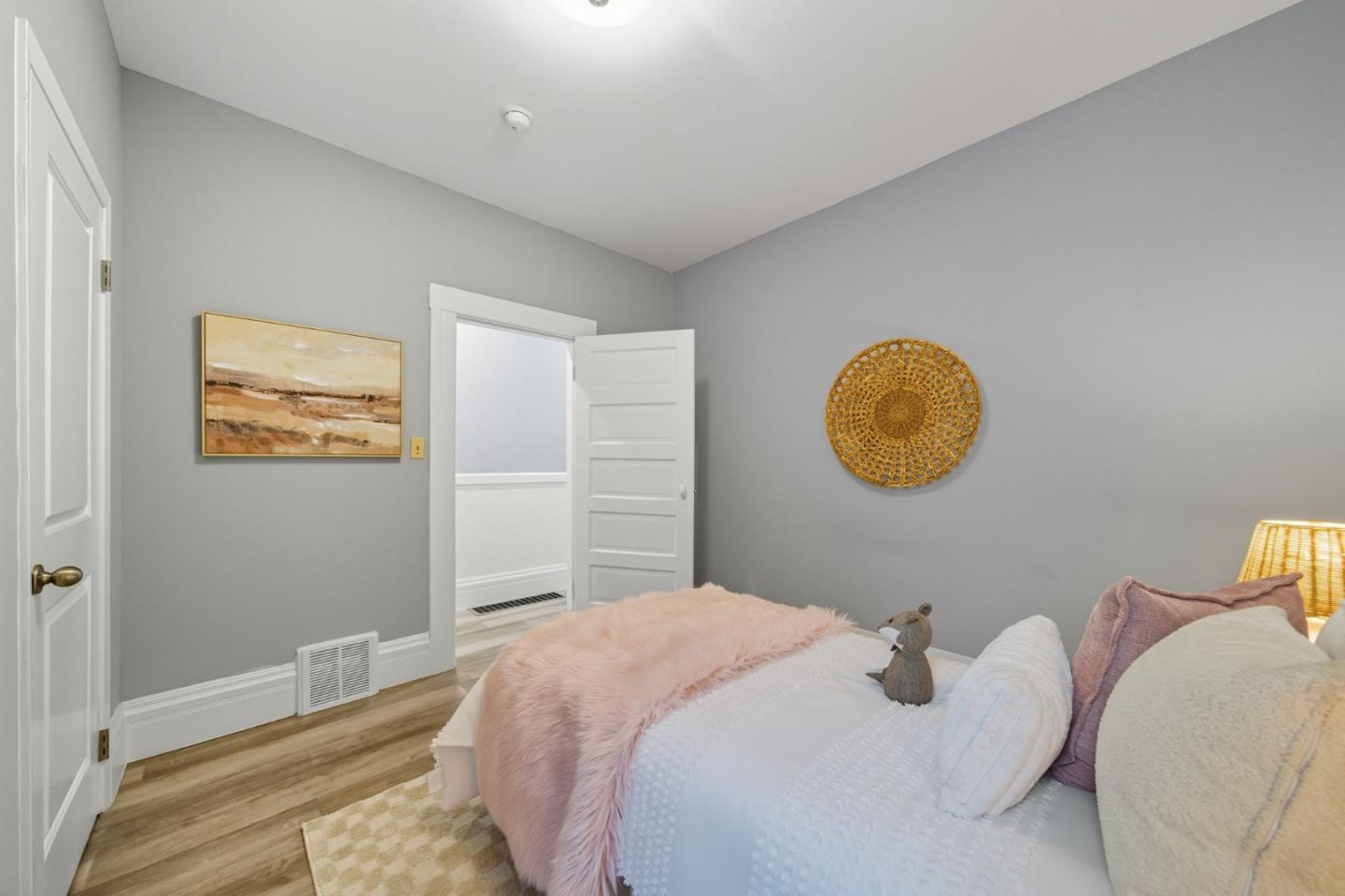 Detail Gallery Image 6 of 38 For 438 30th St, San Francisco,  CA 94131 - 2 Beds | 1 Baths