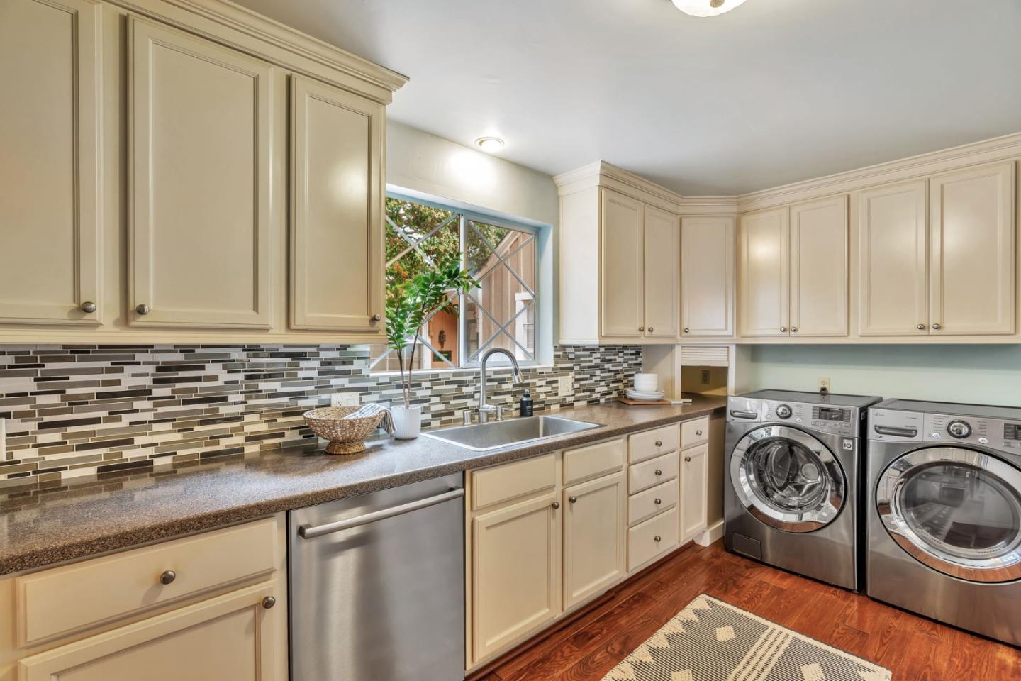 Detail Gallery Image 12 of 41 For 311 Congress Ave, Pacific Grove,  CA 93950 - 2 Beds | 2 Baths