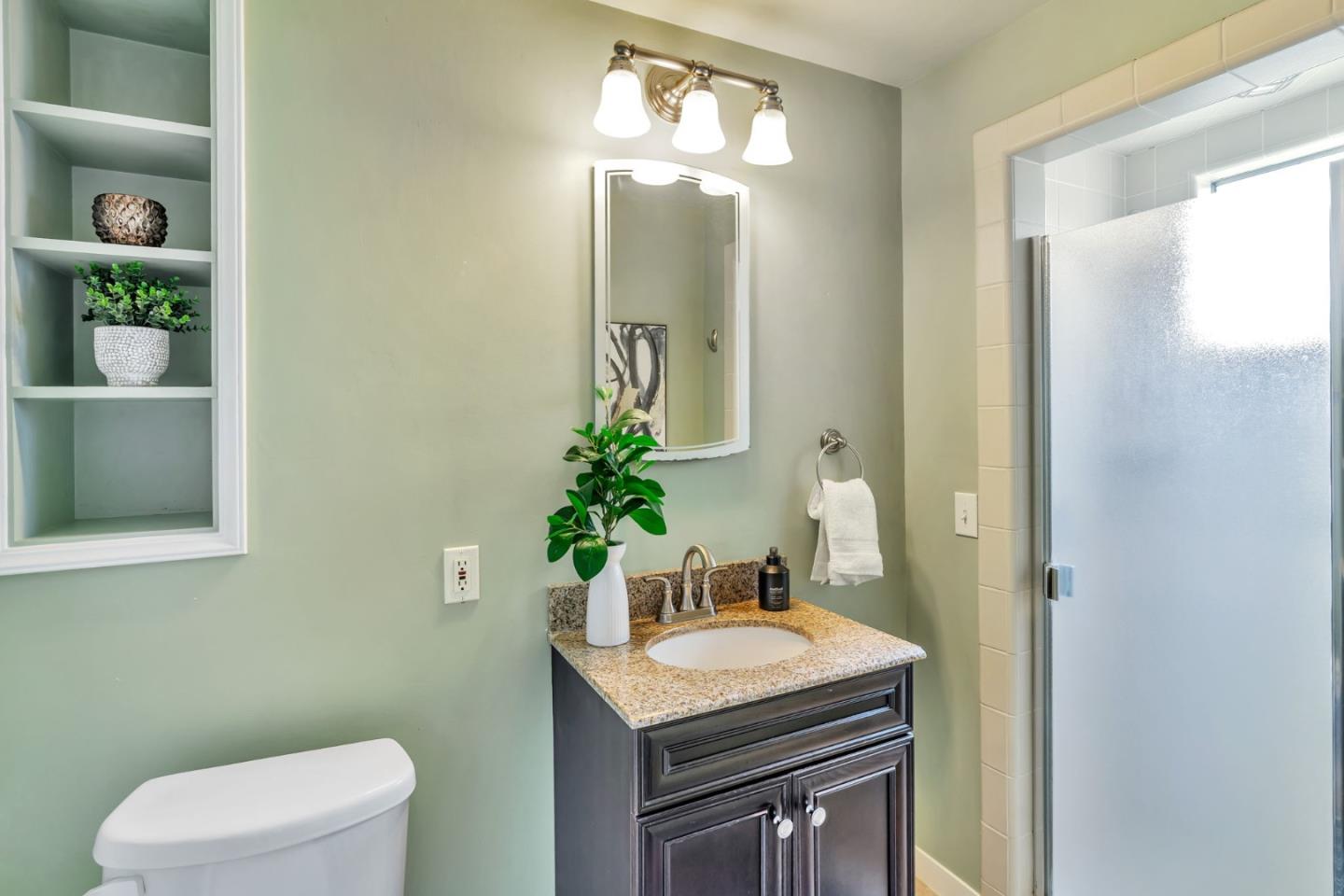 Detail Gallery Image 26 of 41 For 311 Congress Ave, Pacific Grove,  CA 93950 - 2 Beds | 2 Baths