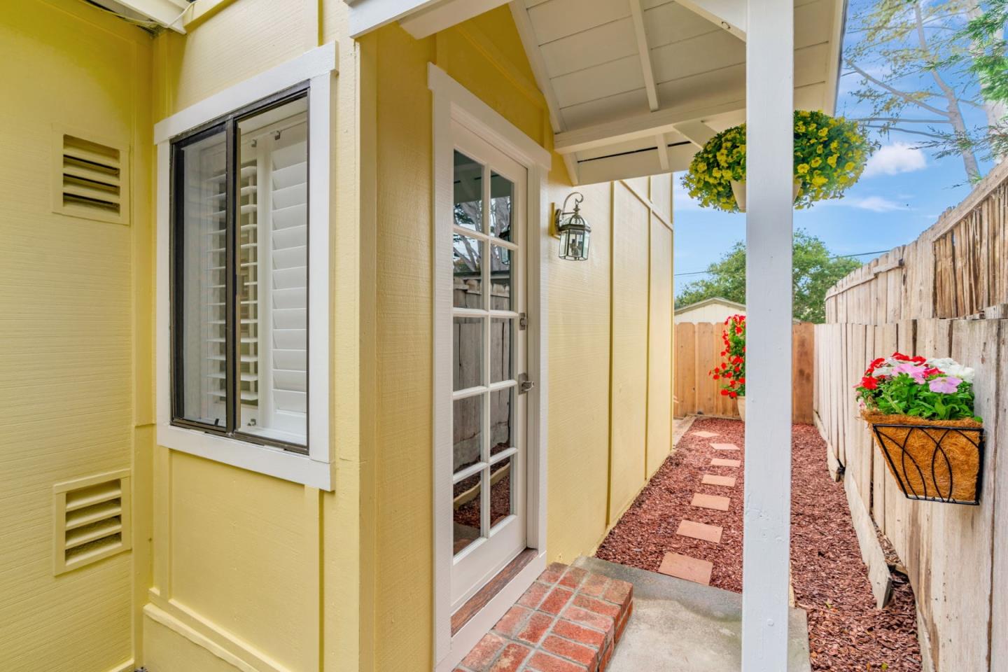 Detail Gallery Image 34 of 41 For 311 Congress Ave, Pacific Grove,  CA 93950 - 2 Beds | 2 Baths