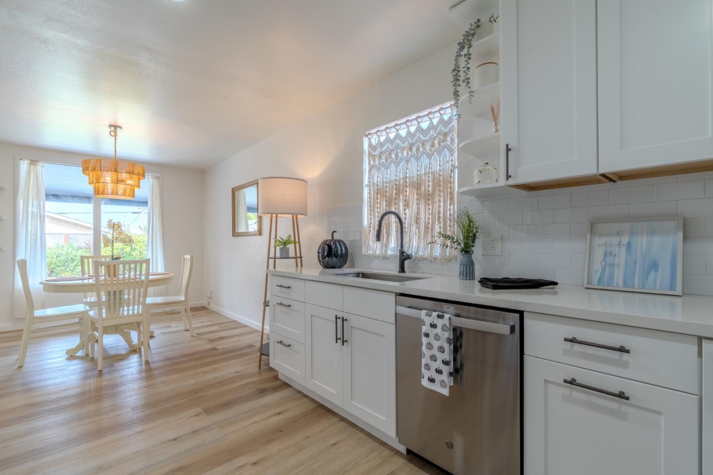 Detail Gallery Image 15 of 34 For 1324 Peralta Rd, Pacifica,  CA 94044 - 3 Beds | 2 Baths