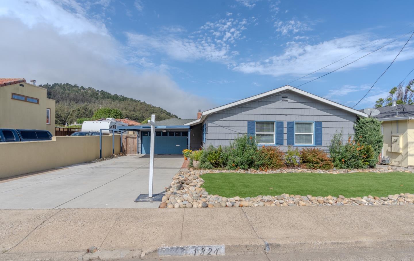 Detail Gallery Image 2 of 34 For 1324 Peralta Rd, Pacifica,  CA 94044 - 3 Beds | 2 Baths