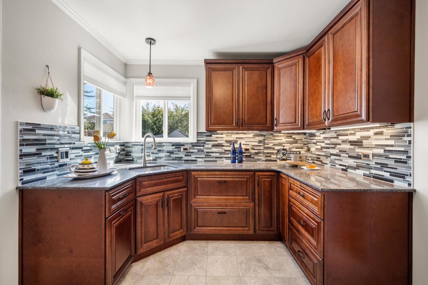 Detail Gallery Image 16 of 36 For 554 Scott Ave, Redwood City,  CA 94063 - 2 Beds | 1 Baths