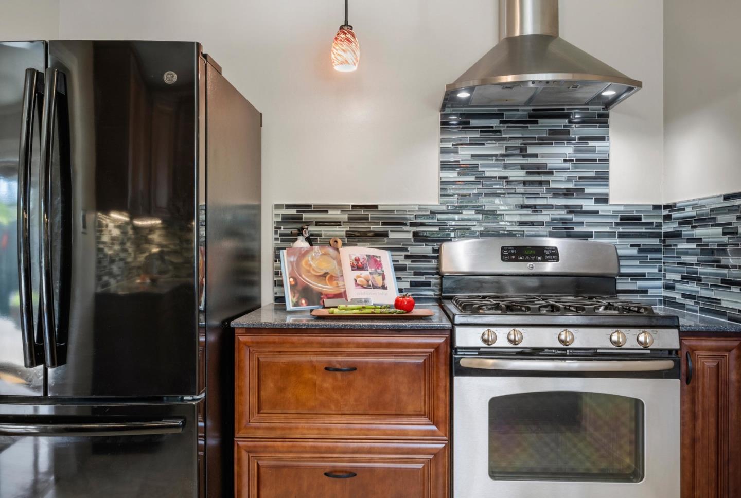 Detail Gallery Image 17 of 36 For 554 Scott Ave, Redwood City,  CA 94063 - 2 Beds | 1 Baths