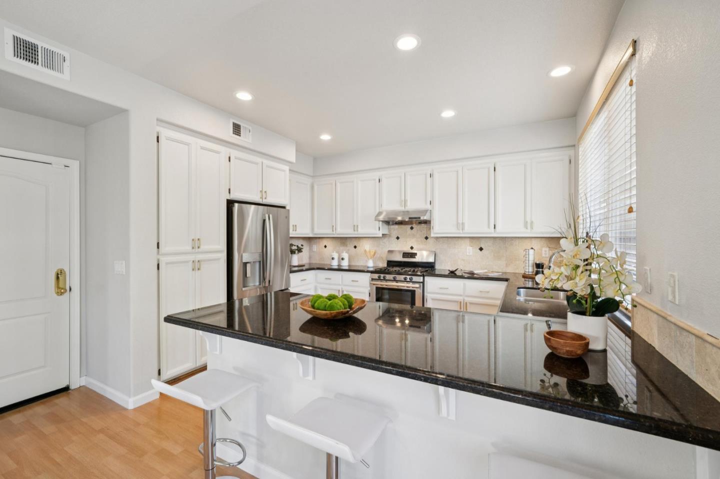 Detail Gallery Image 21 of 47 For 16 Cymbidium Cir, South San Francisco,  CA 94080 - 4 Beds | 2/1 Baths