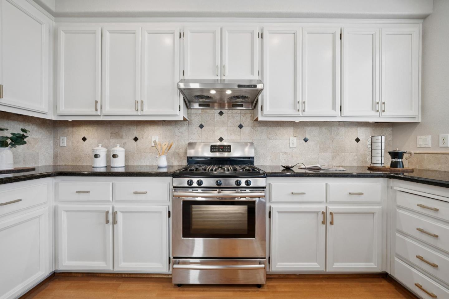 Detail Gallery Image 22 of 47 For 16 Cymbidium Cir, South San Francisco,  CA 94080 - 4 Beds | 2/1 Baths