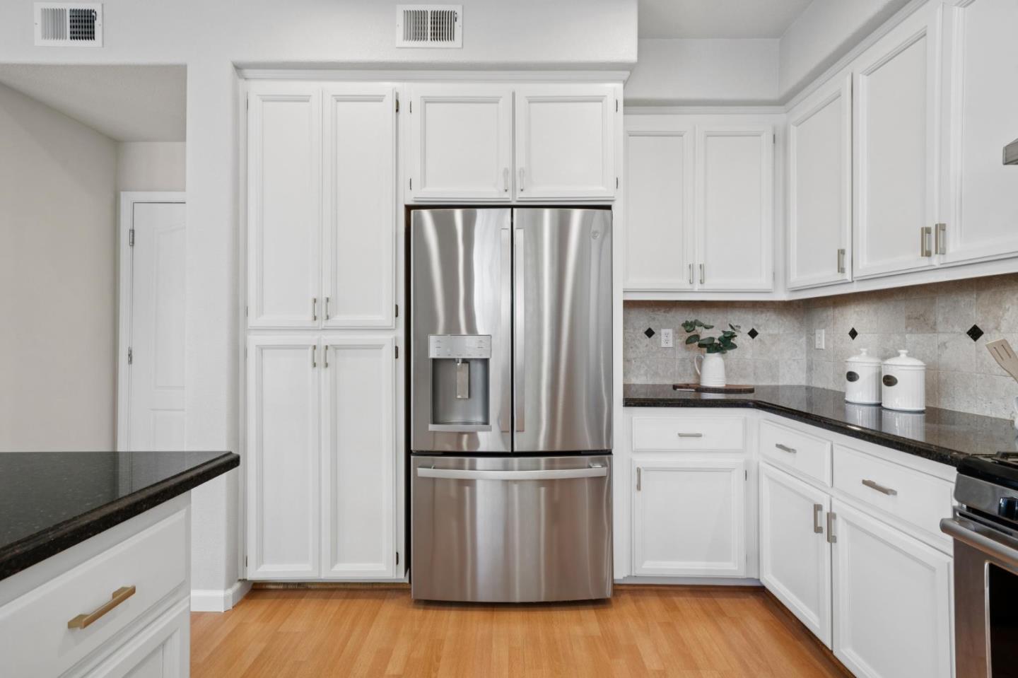 Detail Gallery Image 23 of 47 For 16 Cymbidium Cir, South San Francisco,  CA 94080 - 4 Beds | 2/1 Baths