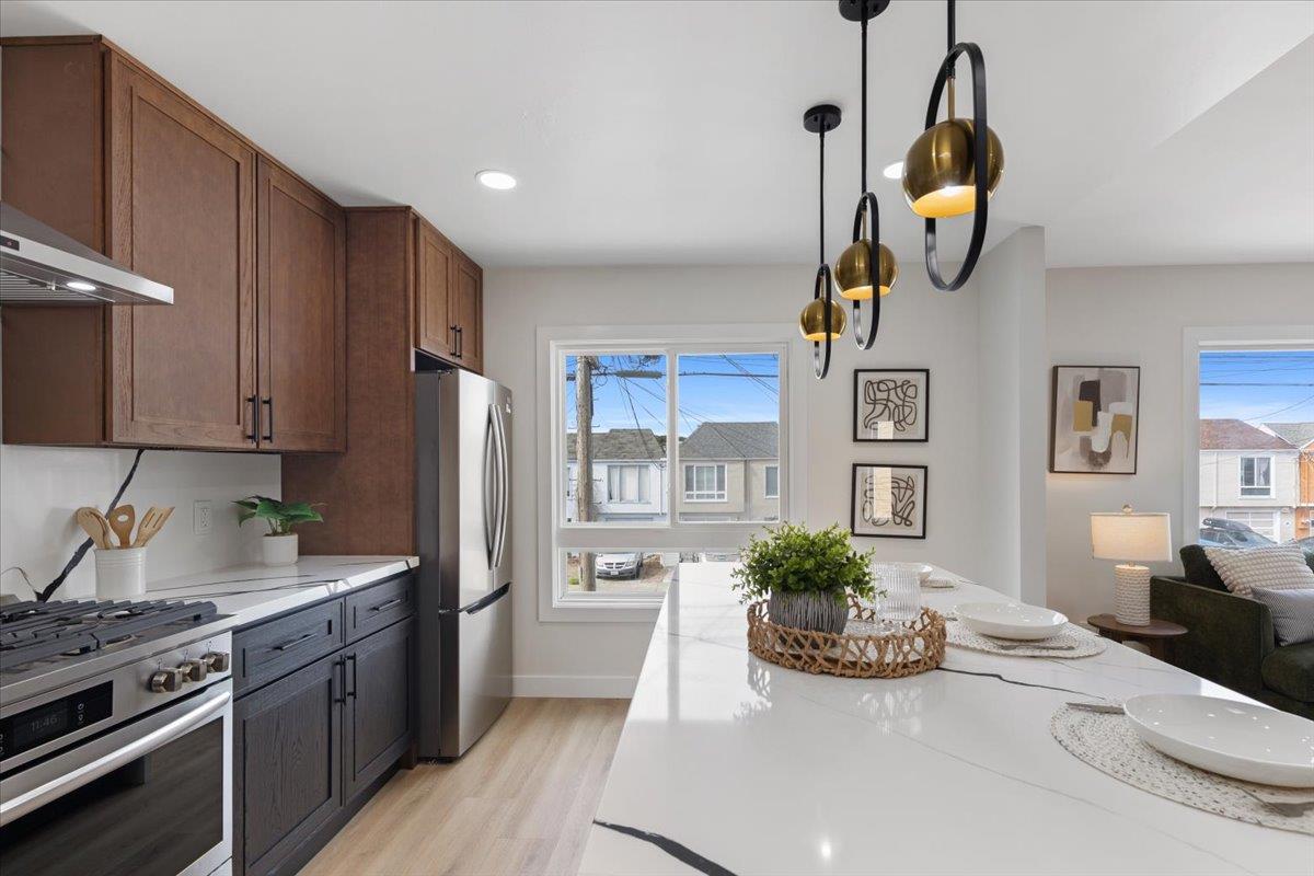 Detail Gallery Image 10 of 27 For 1970 35th Ave, San Francisco,  CA 94116 - 3 Beds | 2 Baths