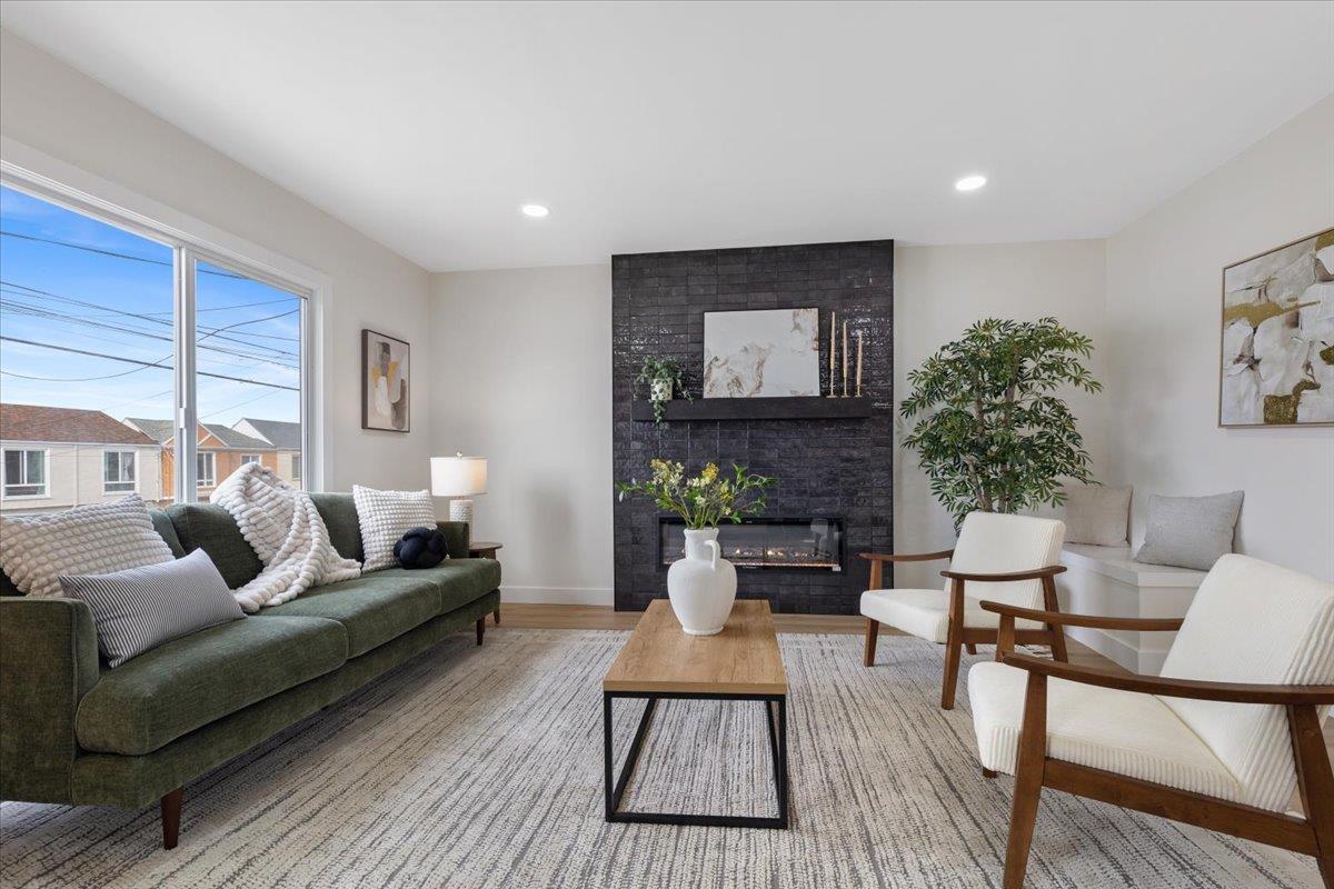 Detail Gallery Image 5 of 27 For 1970 35th Ave, San Francisco,  CA 94116 - 3 Beds | 2 Baths