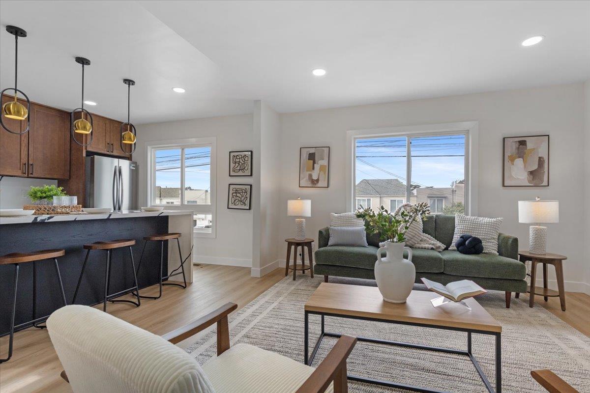 Detail Gallery Image 7 of 27 For 1970 35th Ave, San Francisco,  CA 94116 - 3 Beds | 2 Baths
