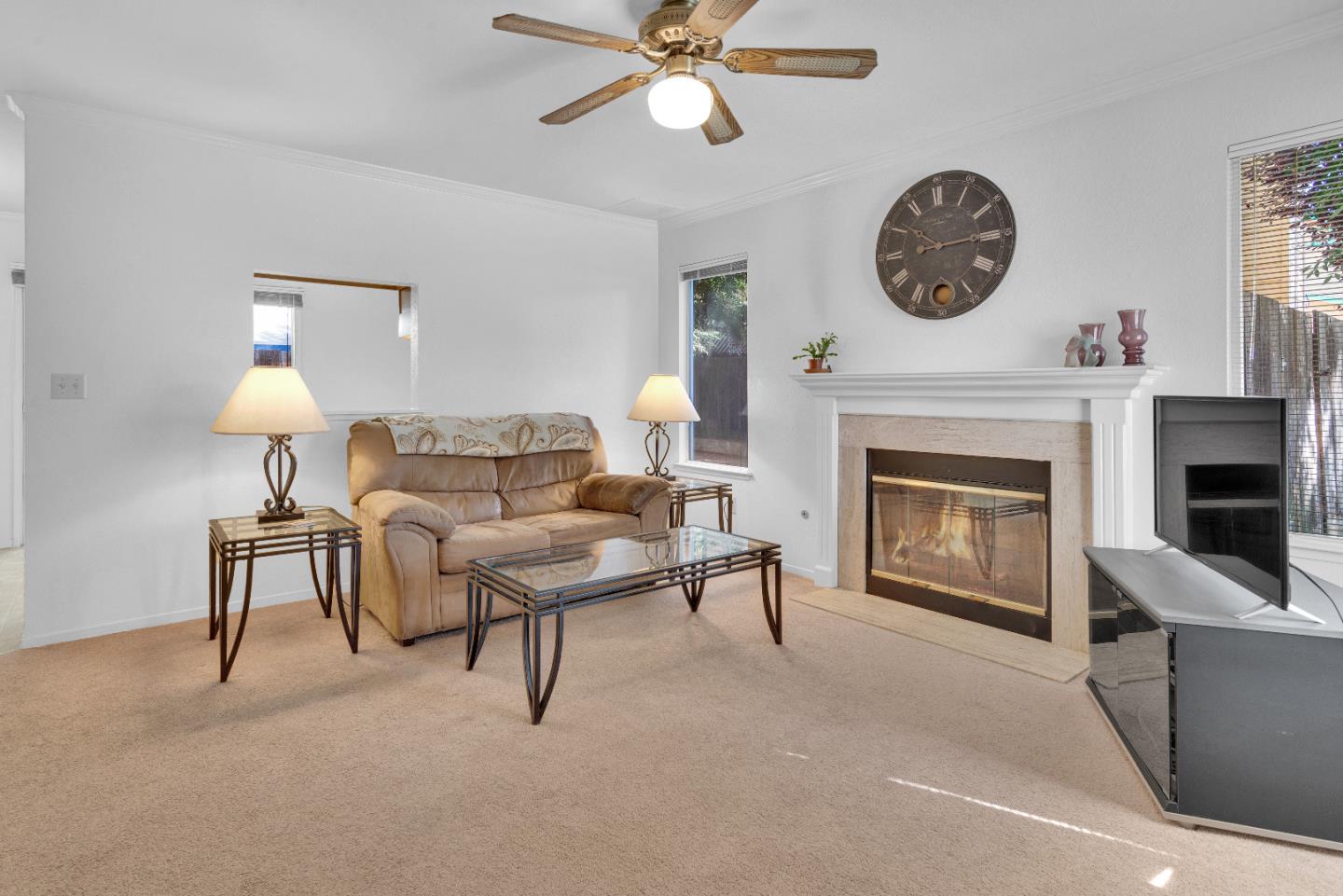 Detail Gallery Image 4 of 22 For 310 Mustang Ct #D,  King City,  CA 93930 - 2 Beds | 1/1 Baths