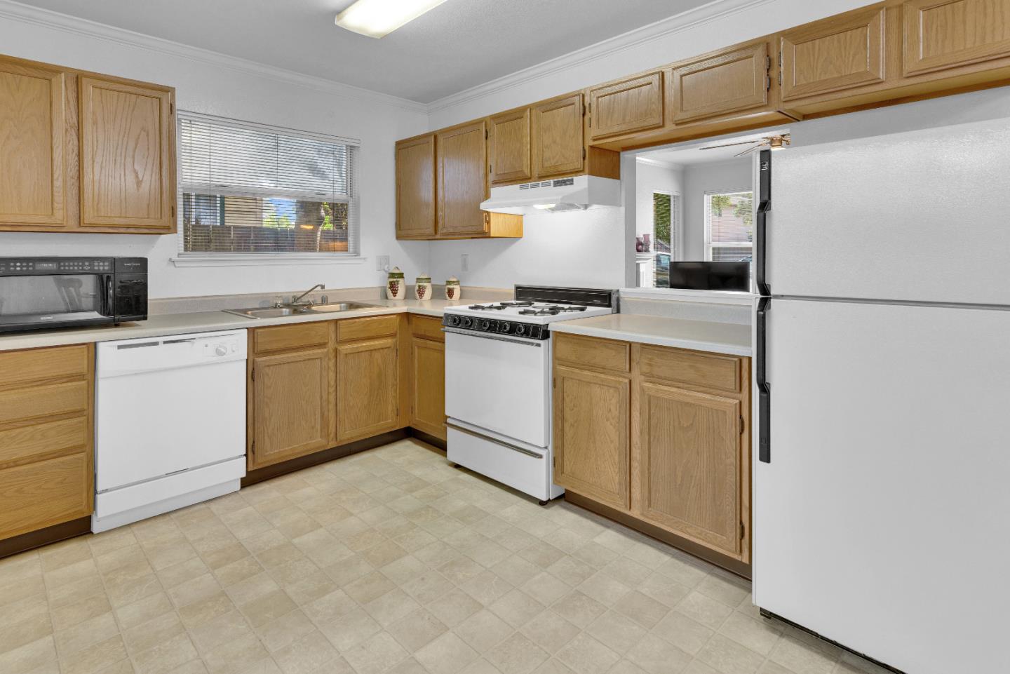 Detail Gallery Image 6 of 22 For 310 Mustang Ct #D,  King City,  CA 93930 - 2 Beds | 1/1 Baths
