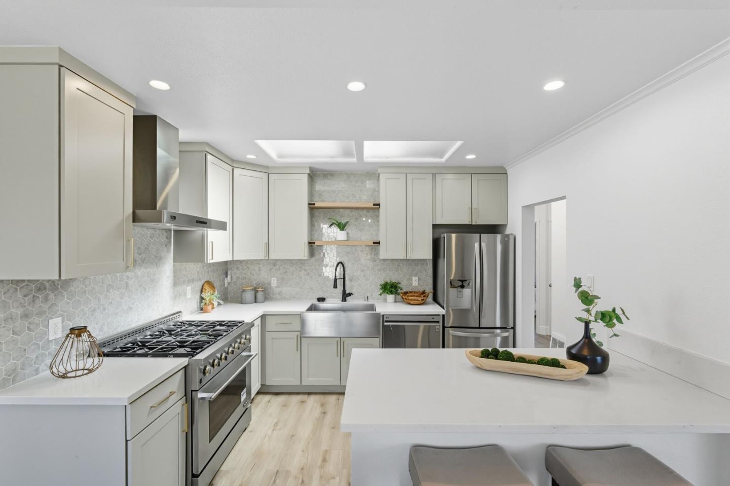 Detail Gallery Image 16 of 59 For 53 Venus St, San Francisco,  CA 94124 - 0 Beds | 1 Baths