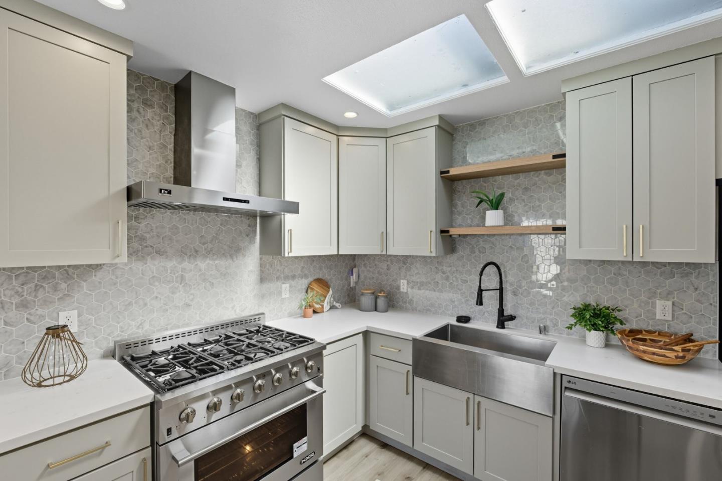 Detail Gallery Image 17 of 59 For 53 Venus St, San Francisco,  CA 94124 - 0 Beds | 1 Baths