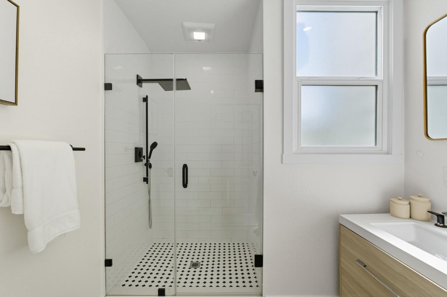 Detail Gallery Image 35 of 59 For 53 Venus St, San Francisco,  CA 94124 - 0 Beds | 1 Baths