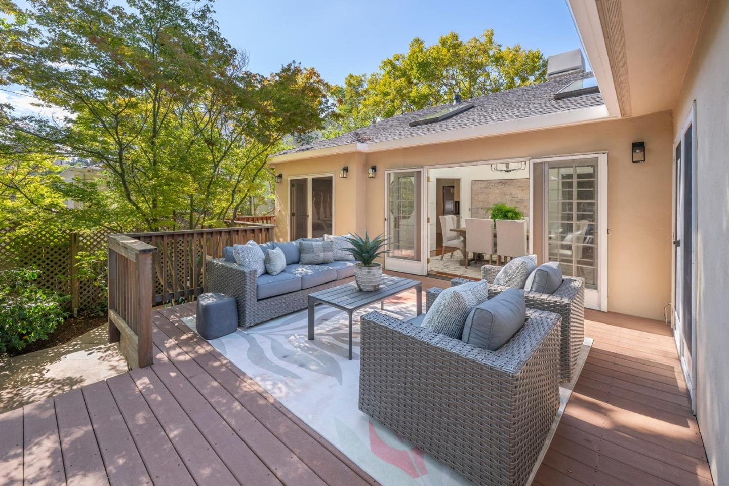Detail Gallery Image 5 of 21 For 505 Castilian Way, San Mateo,  CA 94402 - 3 Beds | 2 Baths