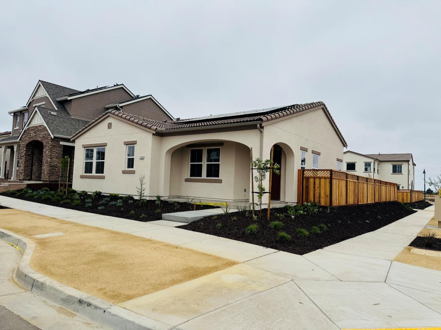 Detail Gallery Image 2 of 13 For 609 Santa Ynez Way, Marina,  CA 93933 - 2 Beds | 2 Baths