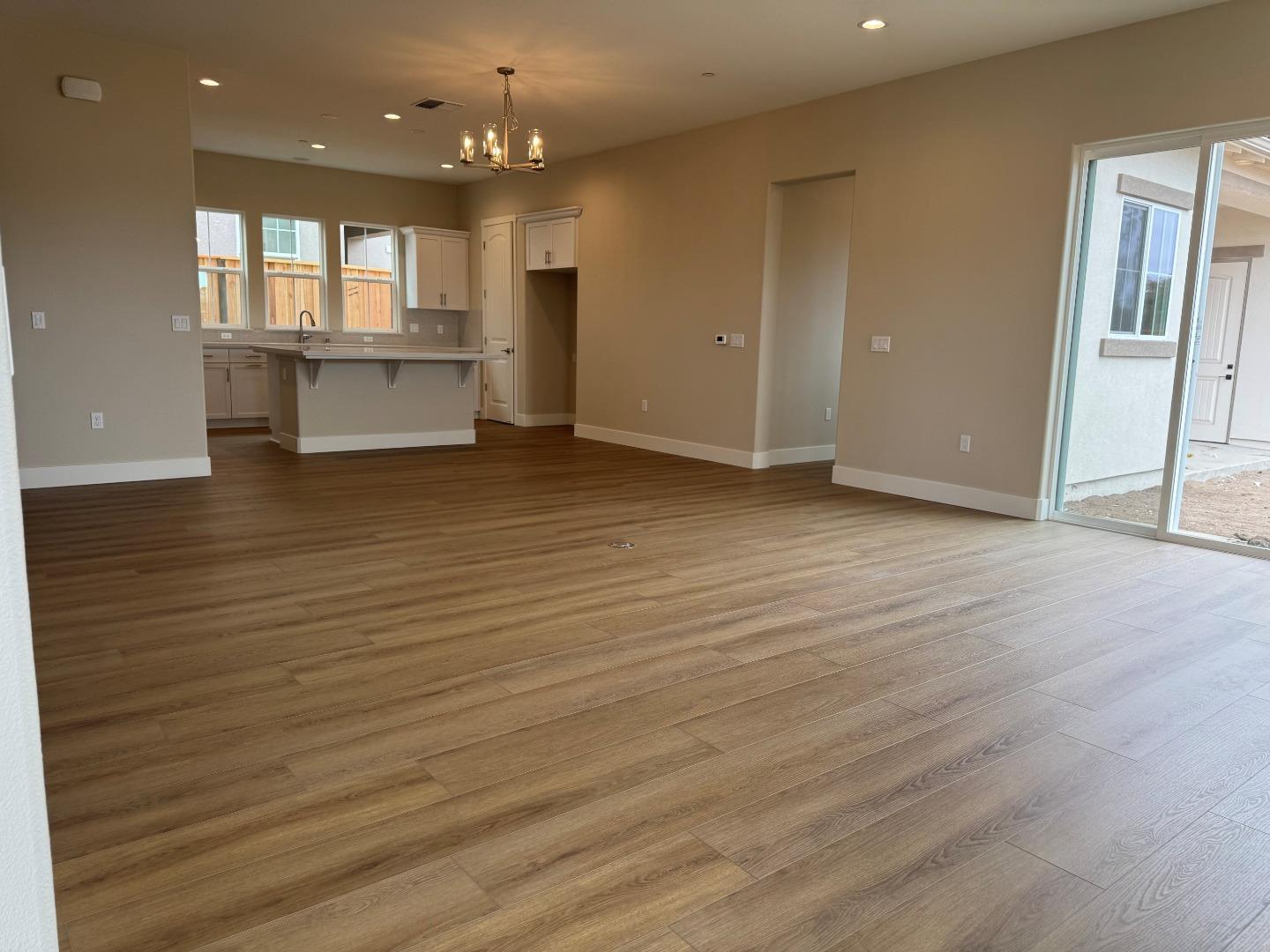 Detail Gallery Image 4 of 13 For 609 Santa Ynez Way, Marina,  CA 93933 - 2 Beds | 2 Baths