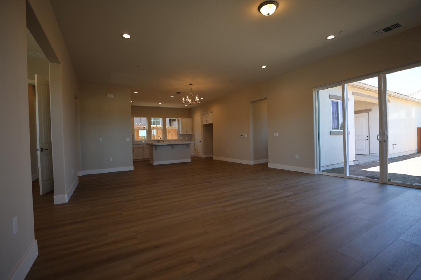 Detail Gallery Image 6 of 13 For 609 Santa Ynez Way, Marina,  CA 93933 - 2 Beds | 2 Baths