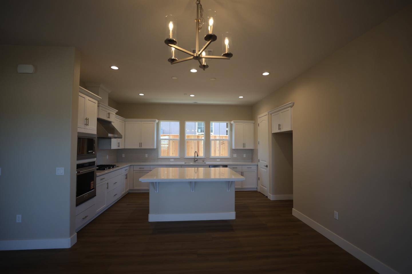 Detail Gallery Image 8 of 13 For 609 Santa Ynez Way, Marina,  CA 93933 - 2 Beds | 2 Baths