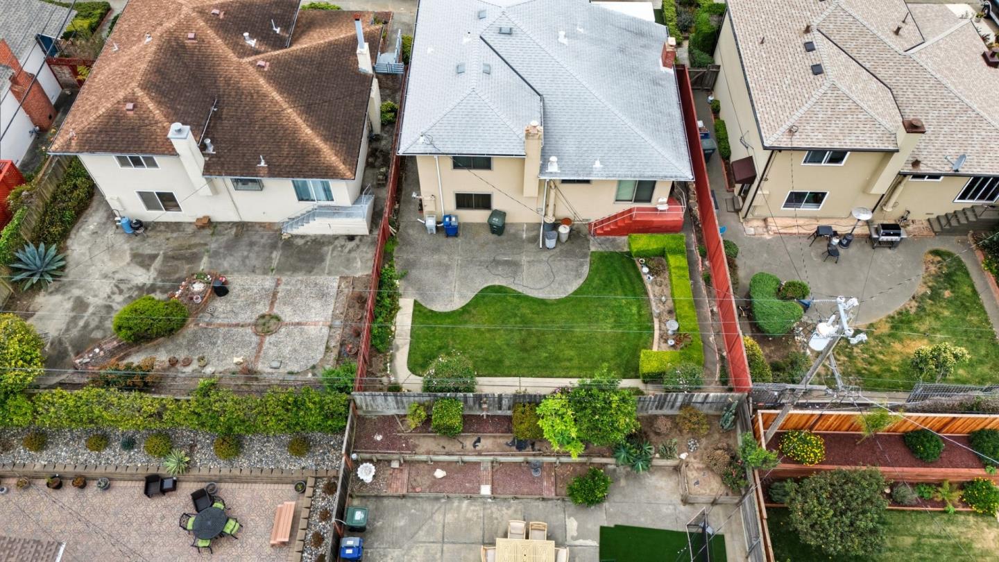 Detail Gallery Image 4 of 5 For 556 Keoncrest Dr, South San Francisco,  CA 94080 - 3 Beds | 2/1 Baths