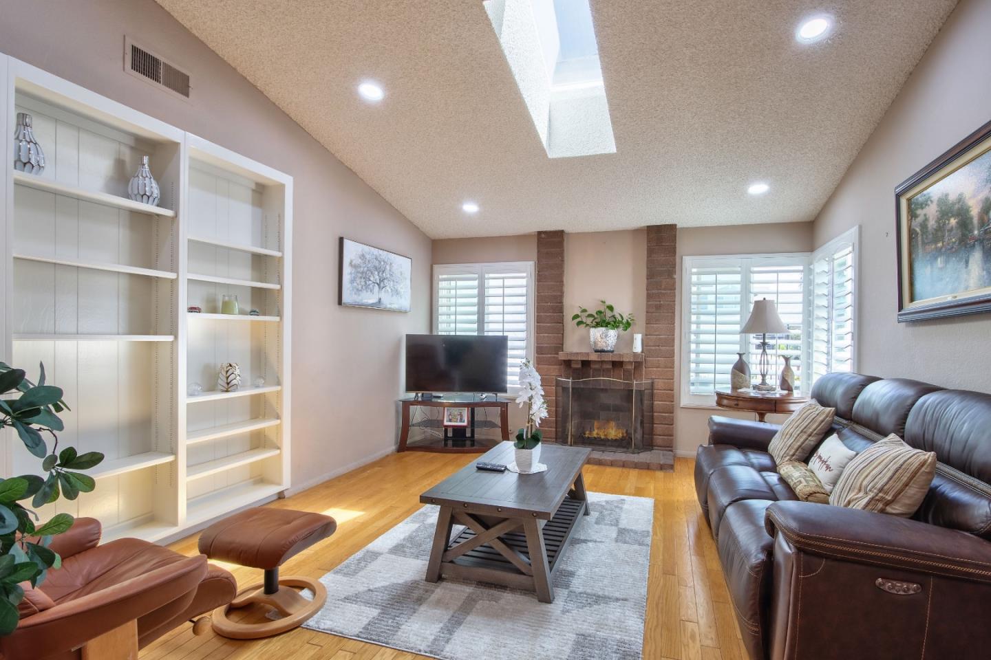 Detail Gallery Image 6 of 40 For 373 Mainsail Rd, Oceanside,  CA 92054 - 3 Beds | 2 Baths