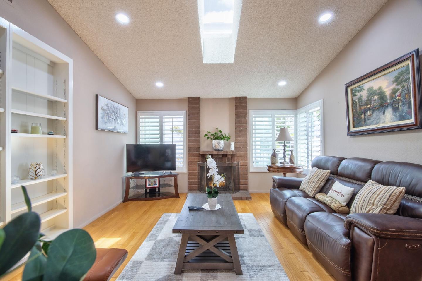 Detail Gallery Image 7 of 40 For 373 Mainsail Rd, Oceanside,  CA 92054 - 3 Beds | 2 Baths