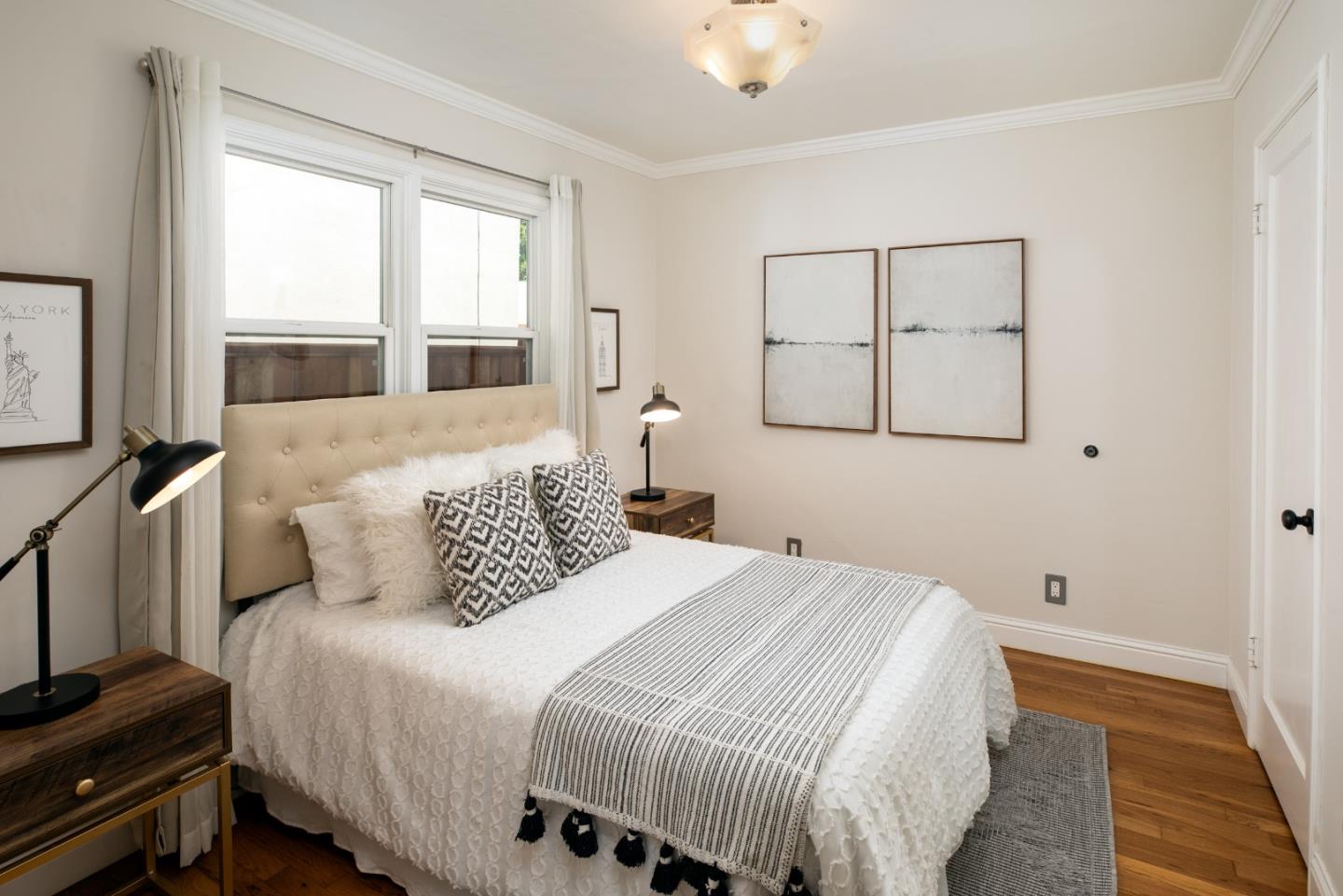 Detail Gallery Image 10 of 15 For 1105 Oak Ave, Redwood City,  CA 94061 - 2 Beds | 1 Baths