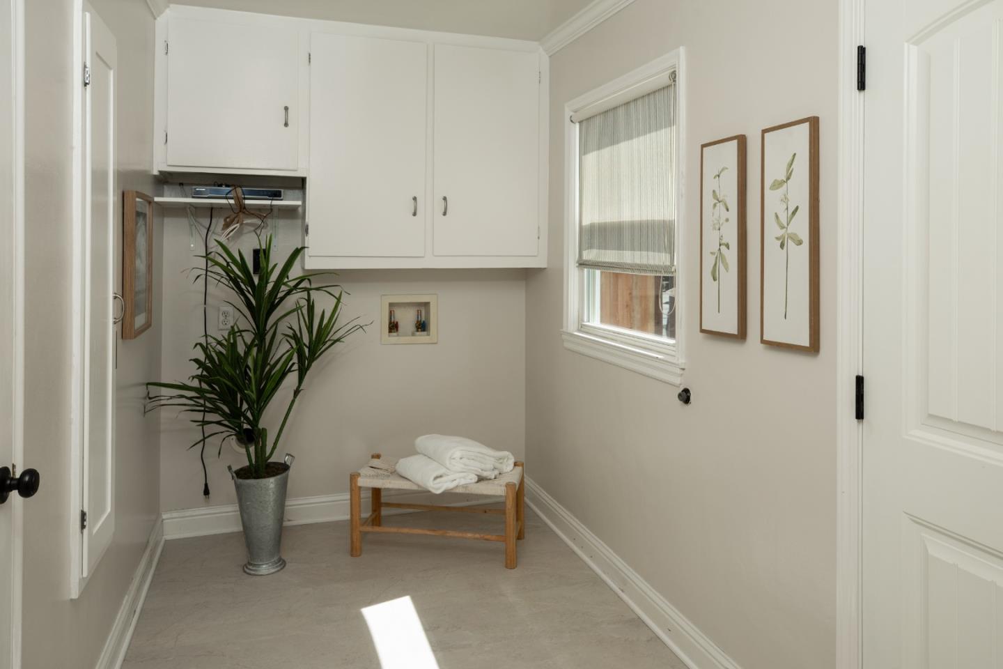 Detail Gallery Image 9 of 15 For 1105 Oak Ave, Redwood City,  CA 94061 - 2 Beds | 1 Baths