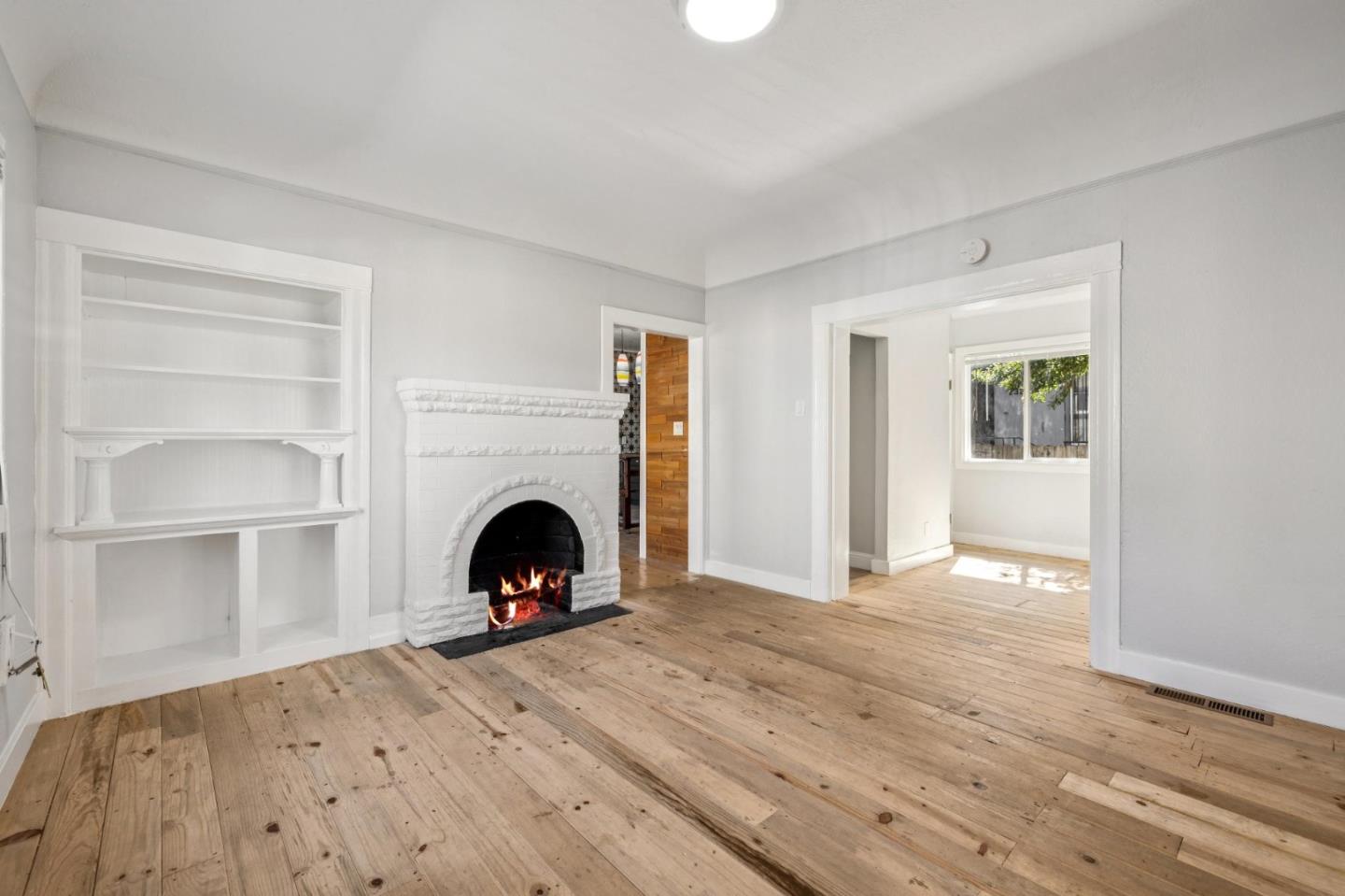 Detail Gallery Image 10 of 49 For 2330 35th Ave, Oakland,  CA 94601 - 3 Beds | 2 Baths