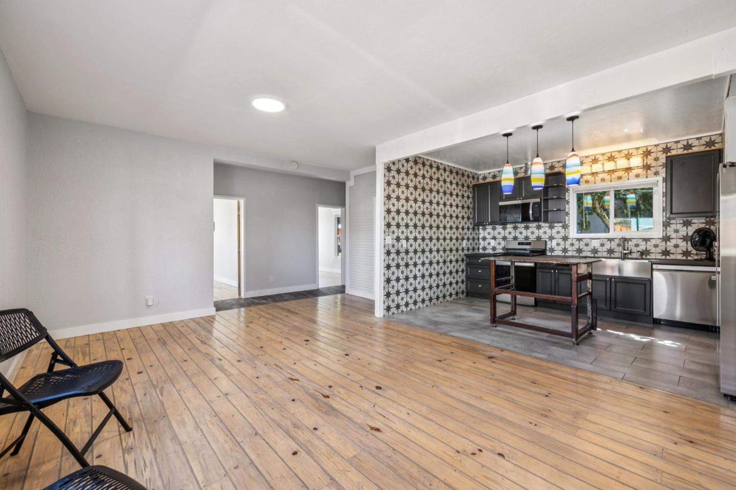 Detail Gallery Image 14 of 49 For 2330 35th Ave, Oakland,  CA 94601 - 3 Beds | 2 Baths