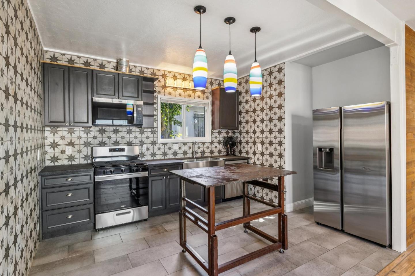 Detail Gallery Image 18 of 49 For 2330 35th Ave, Oakland,  CA 94601 - 3 Beds | 2 Baths