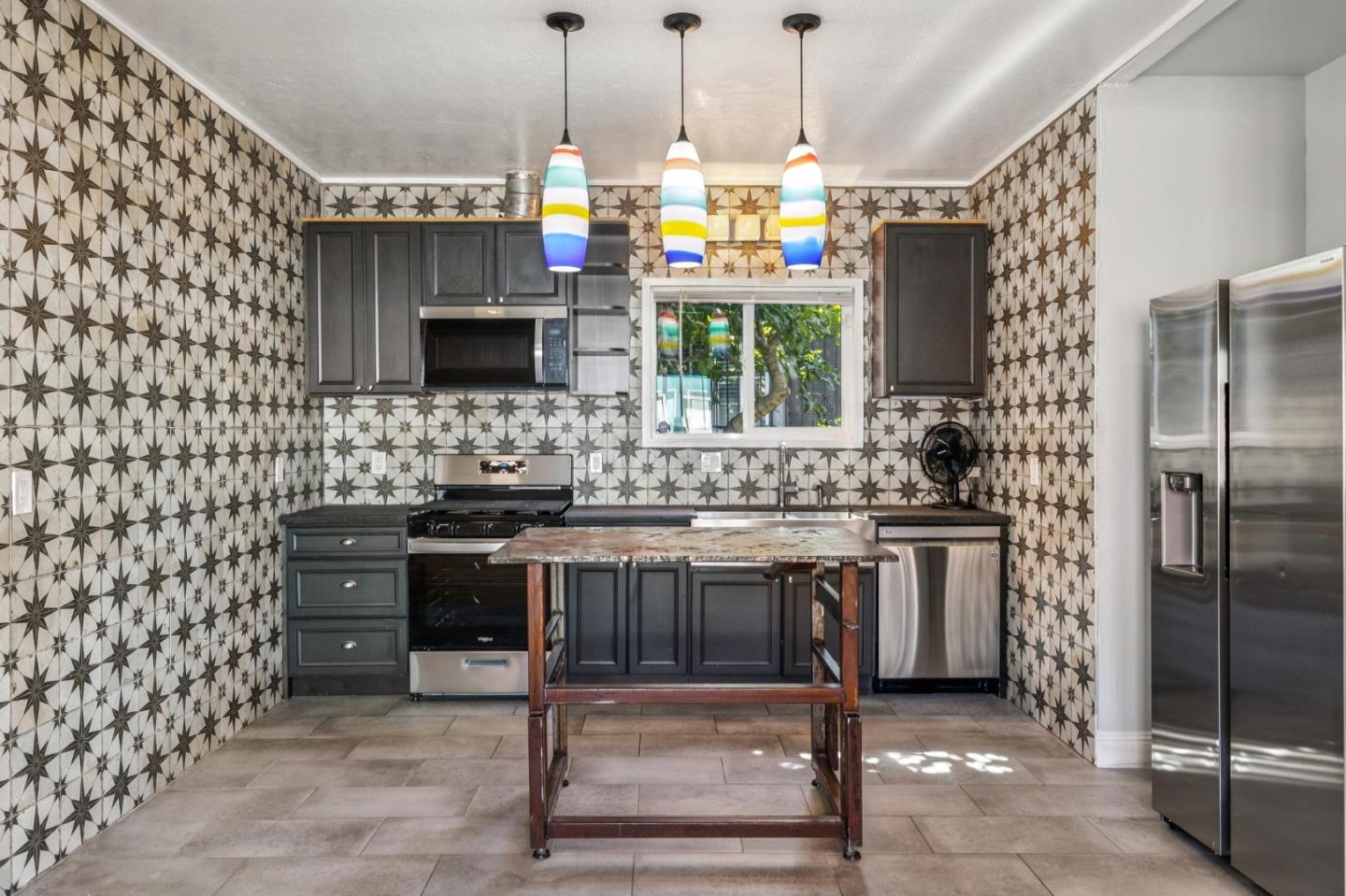 Detail Gallery Image 19 of 49 For 2330 35th Ave, Oakland,  CA 94601 - 3 Beds | 2 Baths