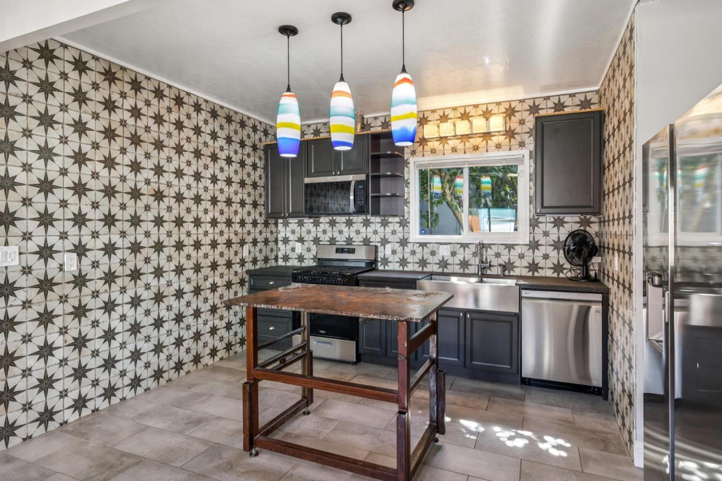 Detail Gallery Image 20 of 49 For 2330 35th Ave, Oakland,  CA 94601 - 3 Beds | 2 Baths