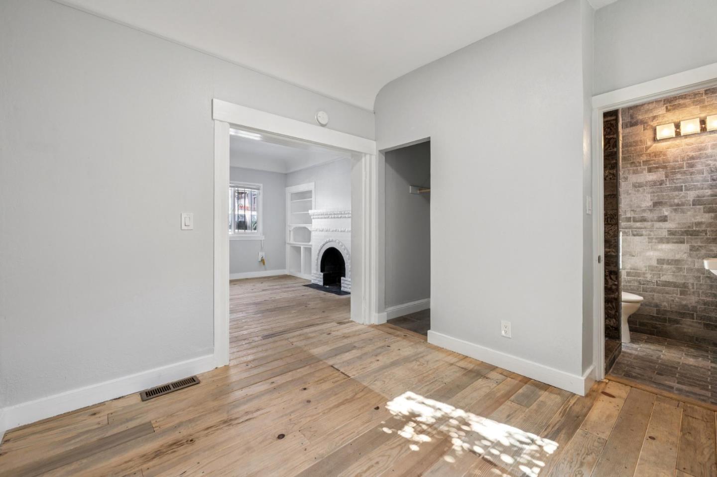 Detail Gallery Image 29 of 49 For 2330 35th Ave, Oakland,  CA 94601 - 3 Beds | 2 Baths