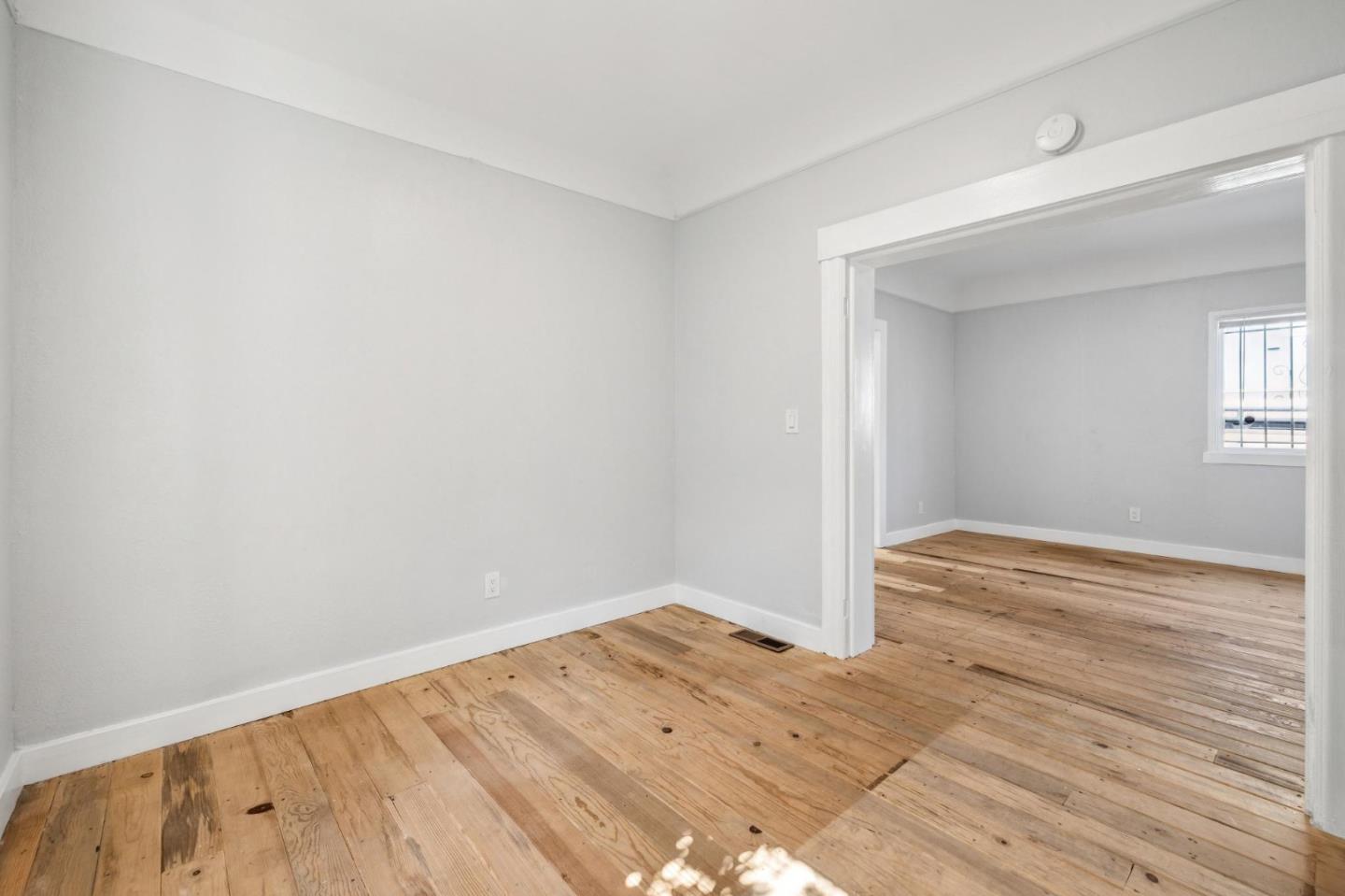 Detail Gallery Image 30 of 49 For 2330 35th Ave, Oakland,  CA 94601 - 3 Beds | 2 Baths