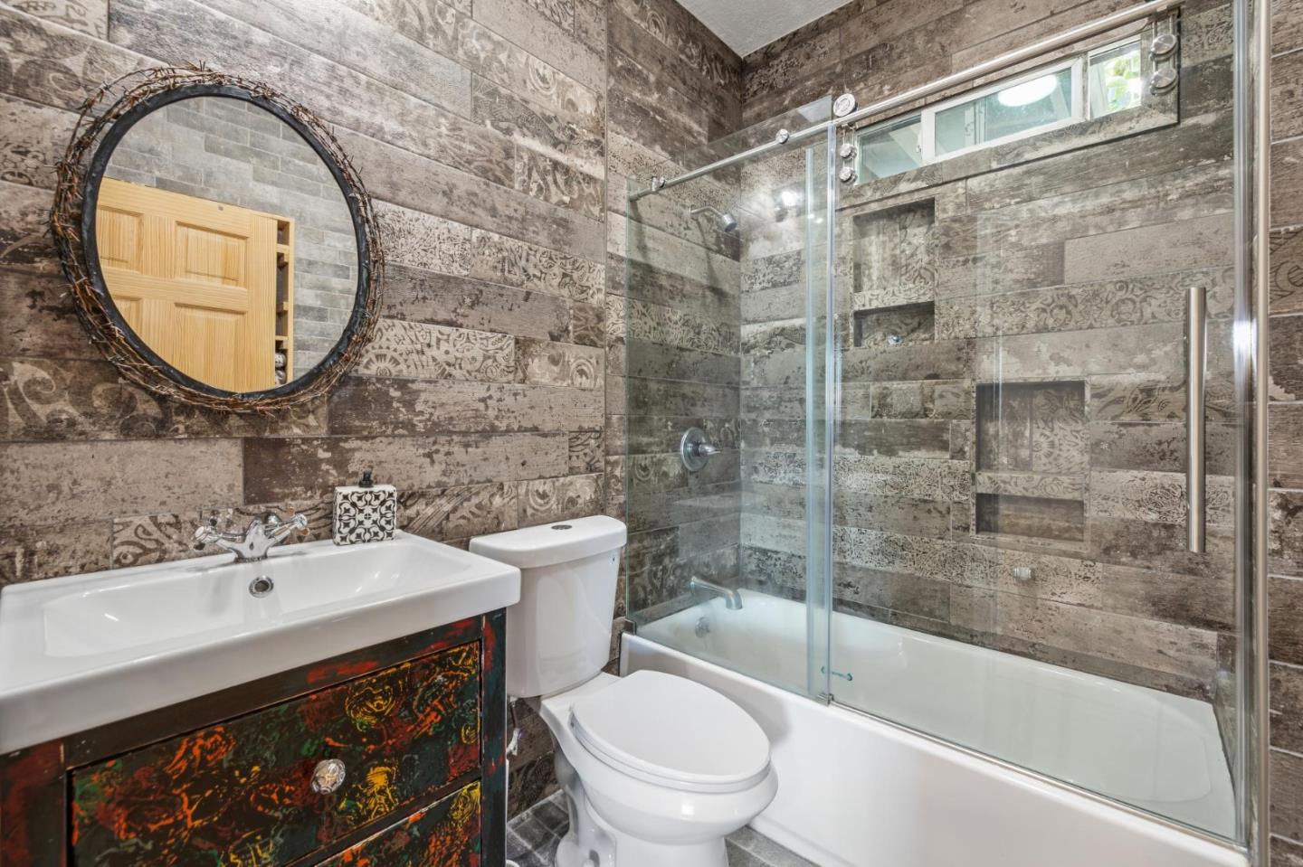 Detail Gallery Image 42 of 49 For 2330 35th Ave, Oakland,  CA 94601 - 3 Beds | 2 Baths