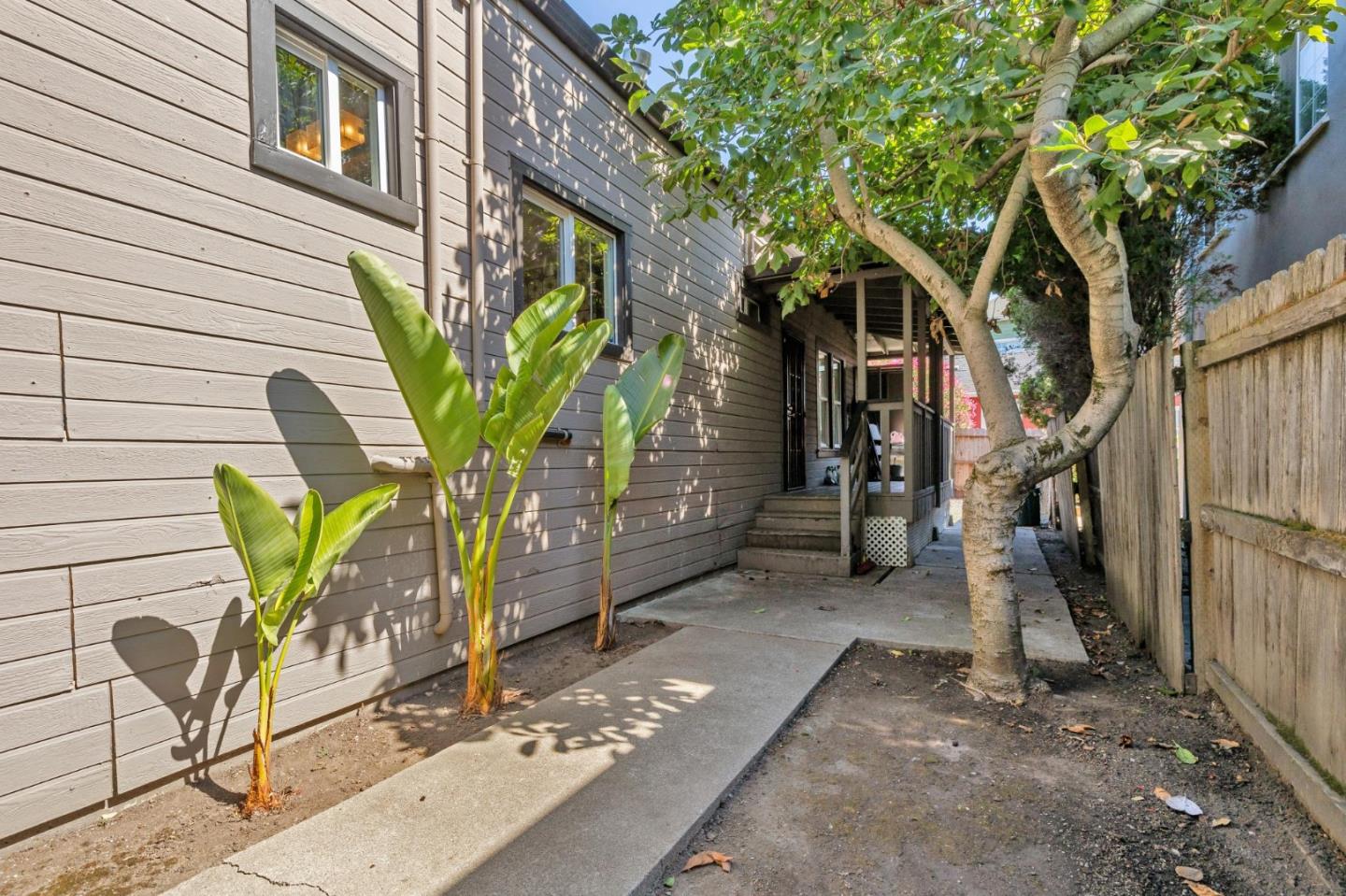 Detail Gallery Image 43 of 49 For 2330 35th Ave, Oakland,  CA 94601 - 3 Beds | 2 Baths