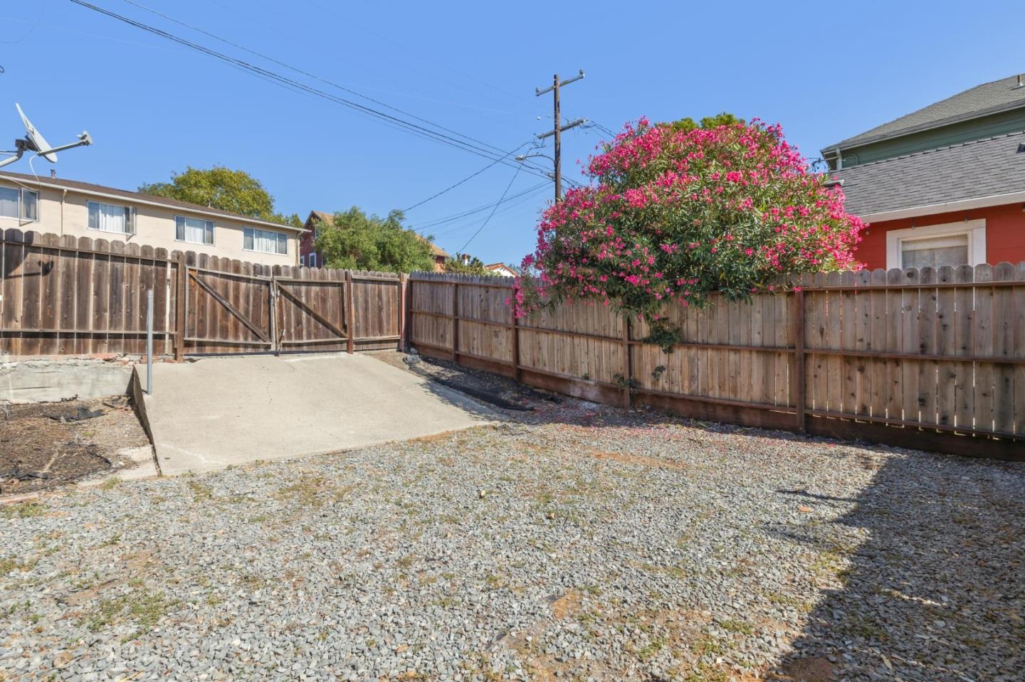 Detail Gallery Image 46 of 49 For 2330 35th Ave, Oakland,  CA 94601 - 3 Beds | 2 Baths