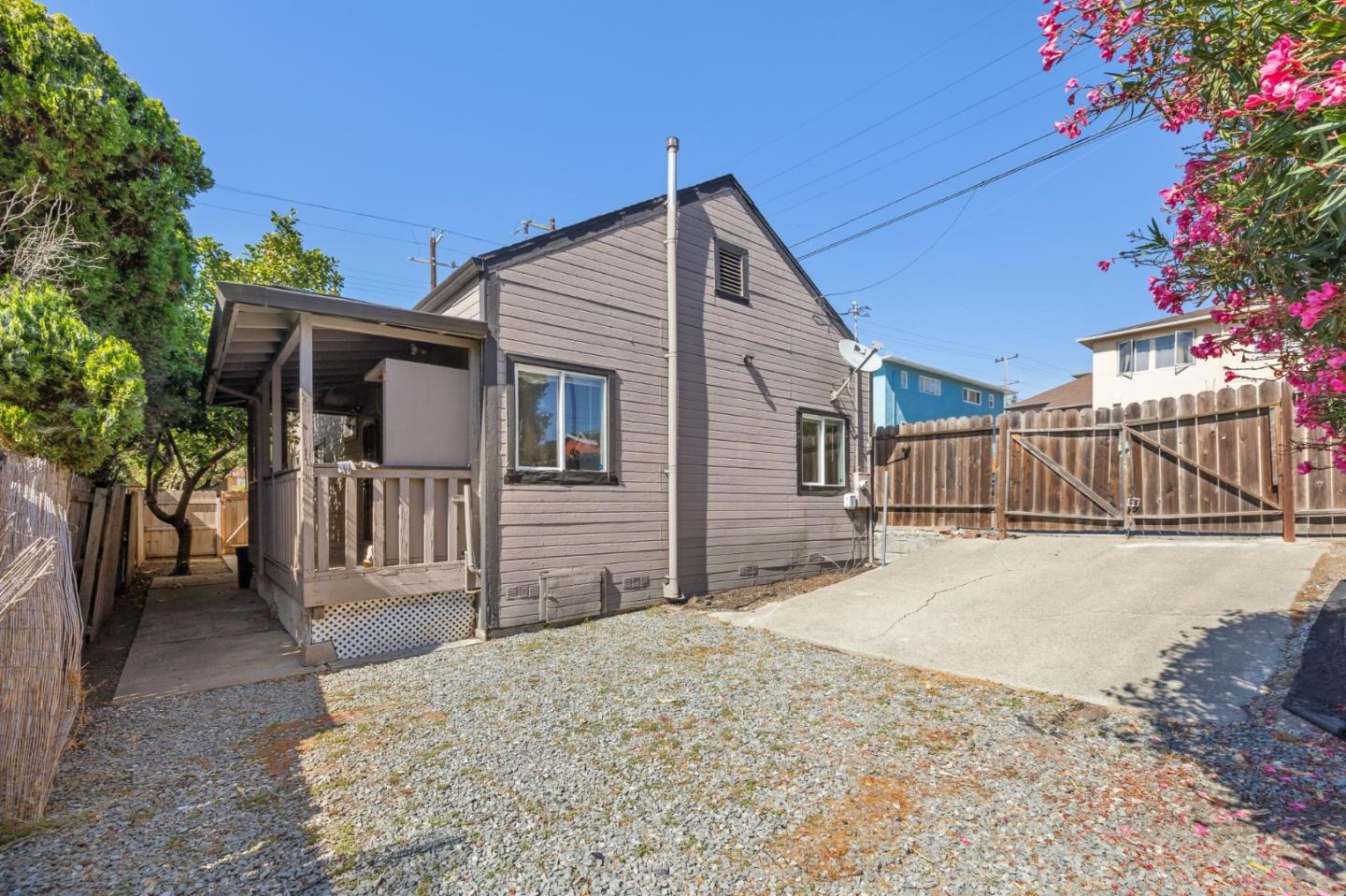 Detail Gallery Image 47 of 49 For 2330 35th Ave, Oakland,  CA 94601 - 3 Beds | 2 Baths