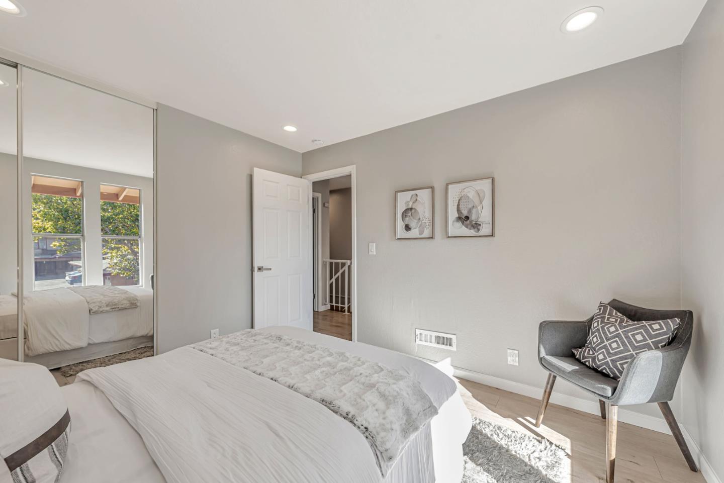 Detail Gallery Image 12 of 20 For 236 E Red Oak Dr #P,  Sunnyvale,  CA 94086 - 2 Beds | 1/1 Baths