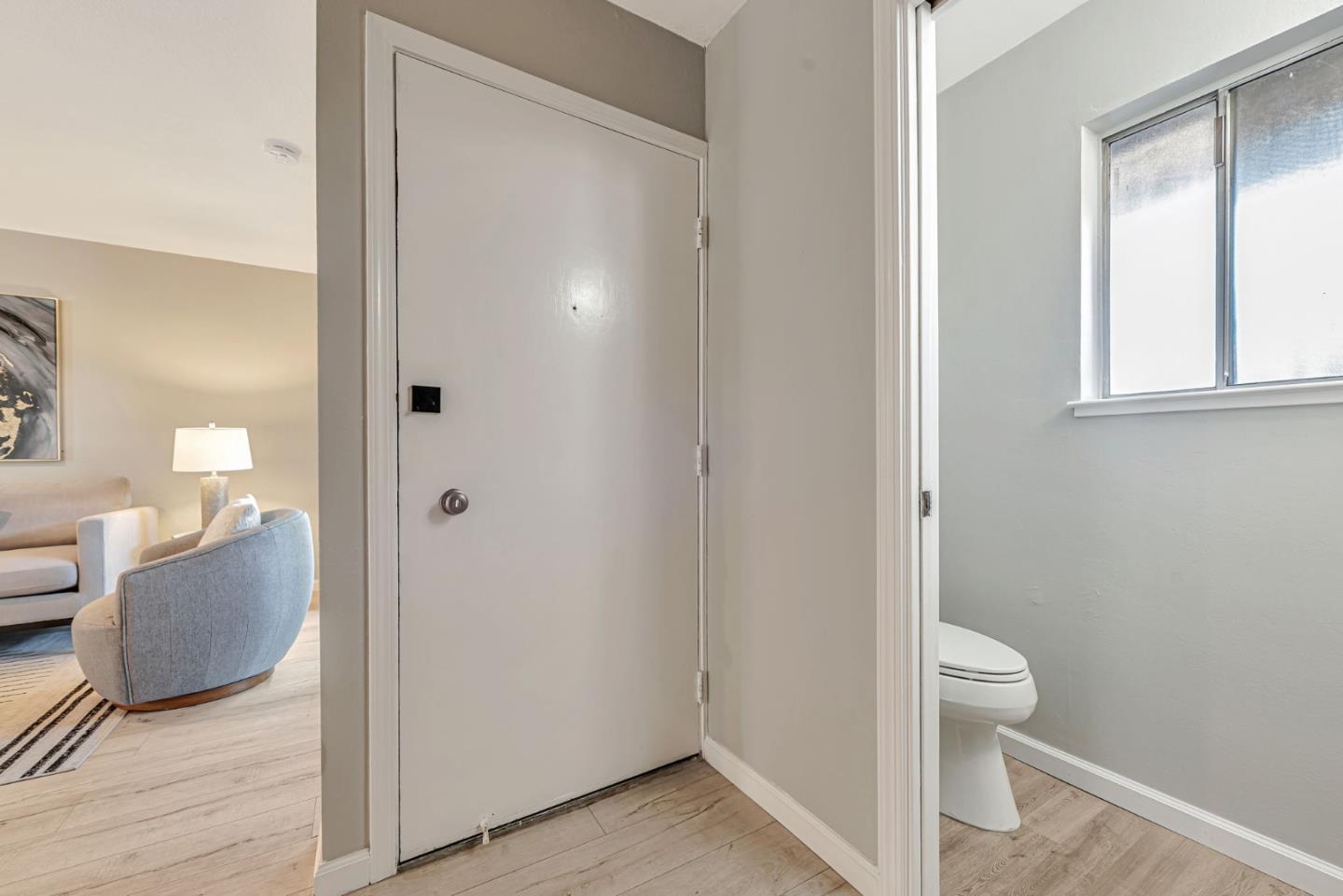 Detail Gallery Image 3 of 20 For 236 E Red Oak Dr #P,  Sunnyvale,  CA 94086 - 2 Beds | 1/1 Baths