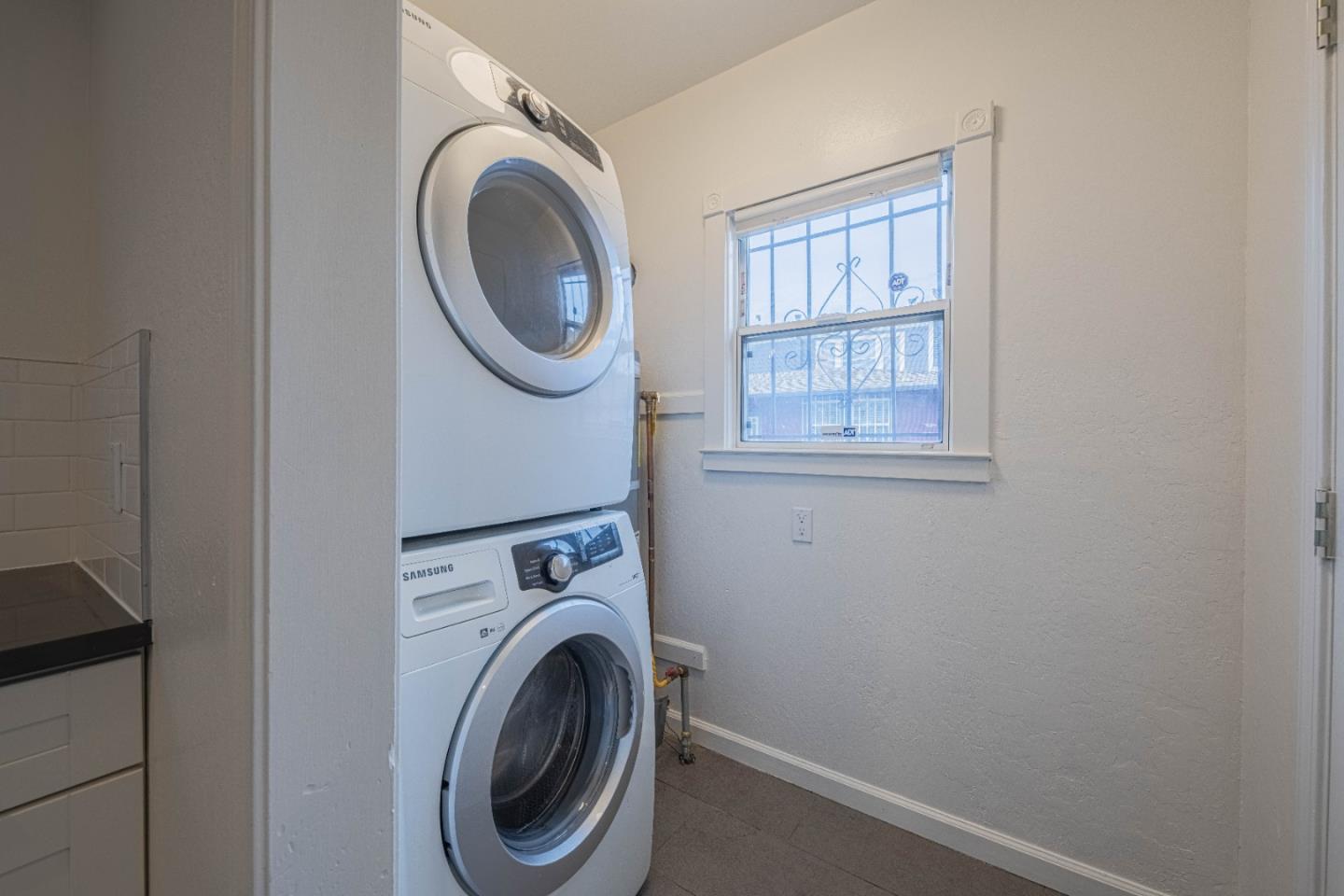 Detail Gallery Image 18 of 25 For 4211 Martin Luther King Jr Way, Oakland,  CA 94609 - 2 Beds | 1 Baths