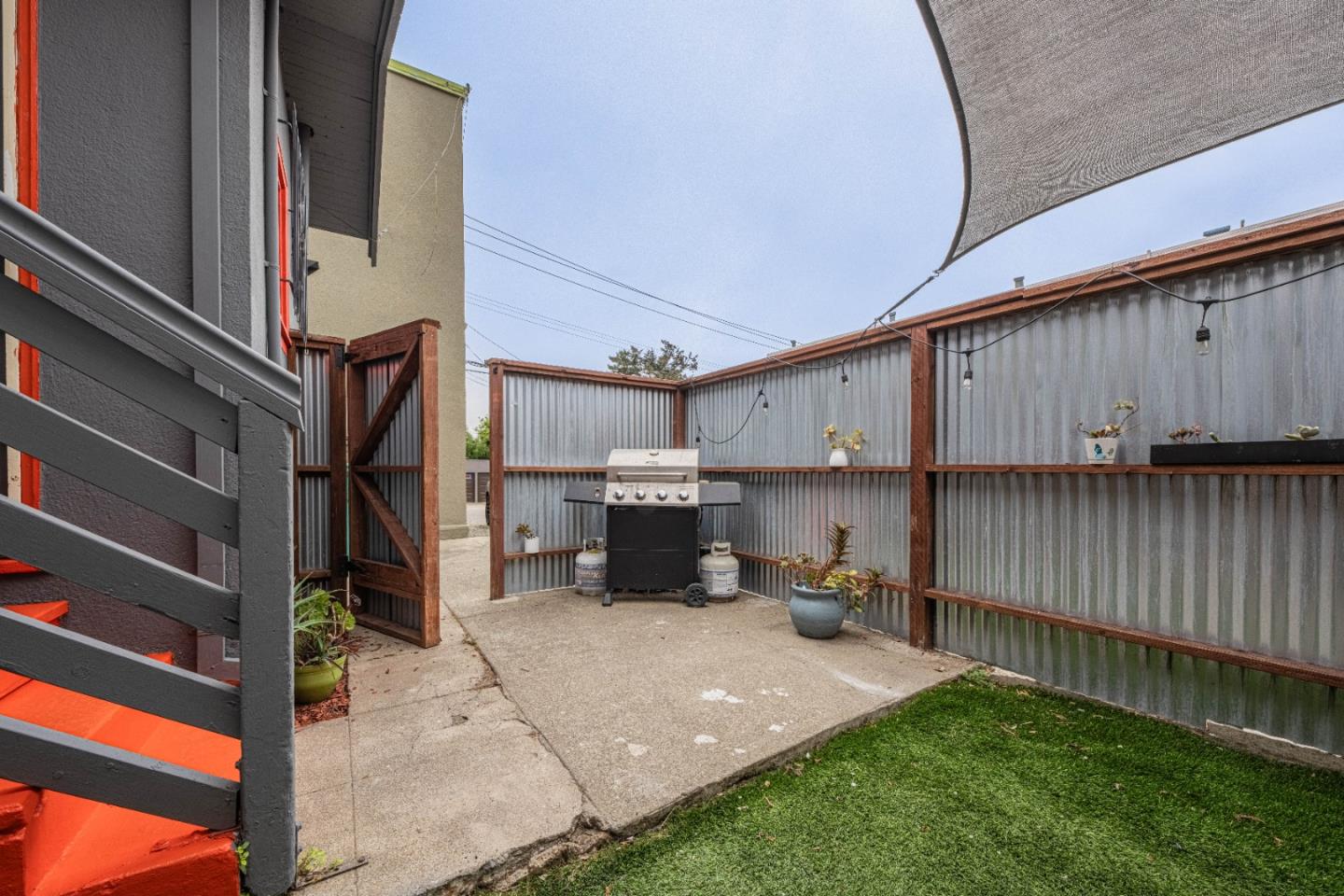 Detail Gallery Image 22 of 25 For 4211 Martin Luther King Jr Way, Oakland,  CA 94609 - 2 Beds | 1 Baths