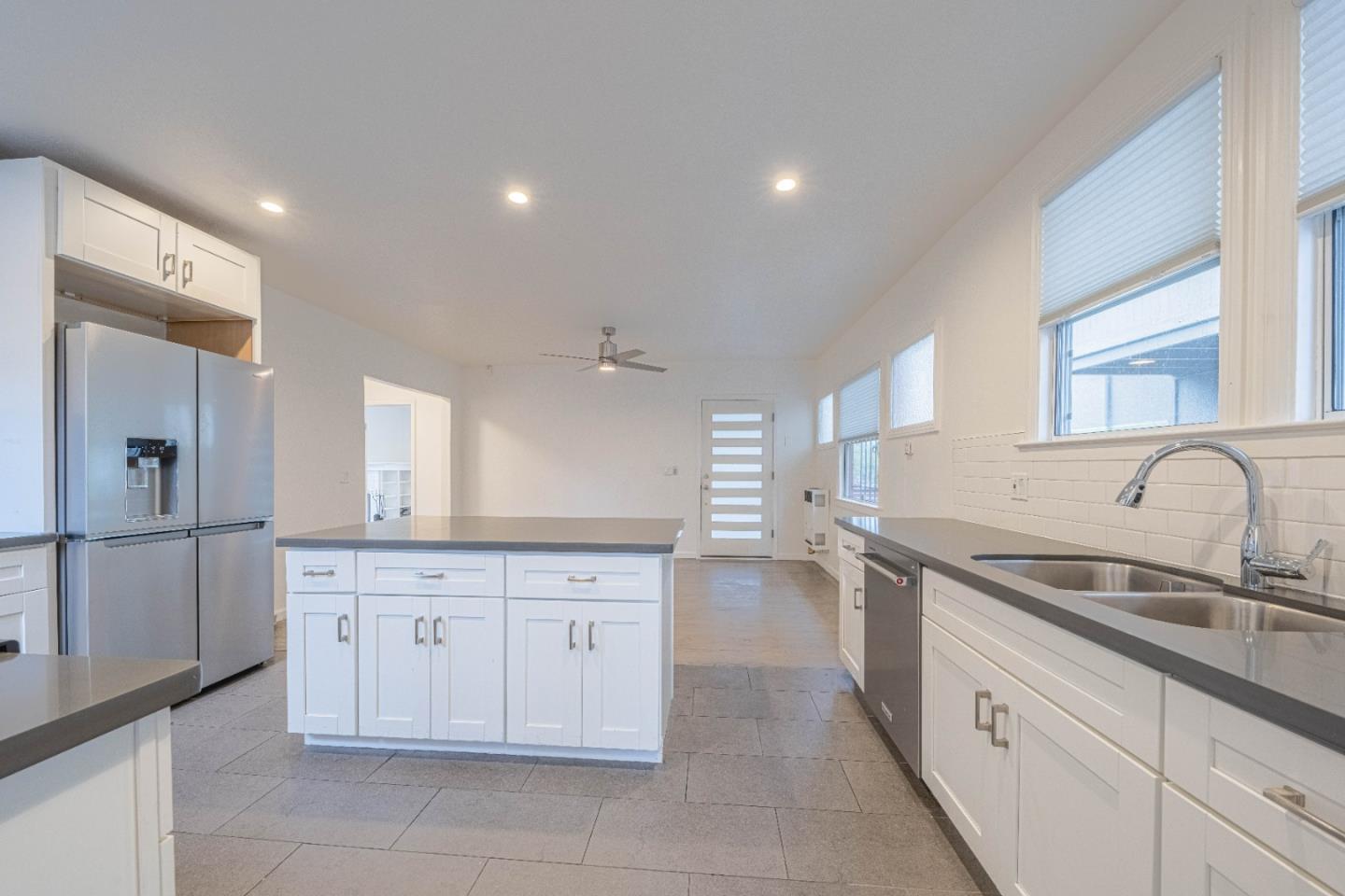 Detail Gallery Image 9 of 25 For 4211 Martin Luther King Jr Way, Oakland,  CA 94609 - 2 Beds | 1 Baths
