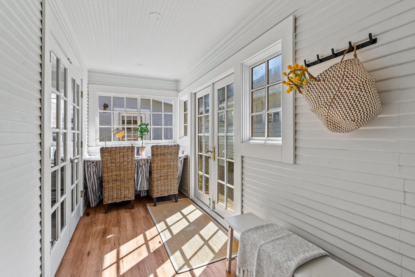 Detail Gallery Image 10 of 31 For 791 Spruce Ave, Pacific Grove,  CA 93950 - 4 Beds | 2 Baths