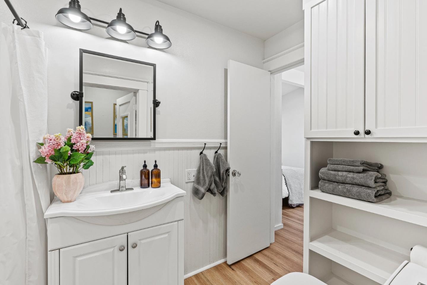 Detail Gallery Image 18 of 31 For 791 Spruce Ave, Pacific Grove,  CA 93950 - 4 Beds | 2 Baths